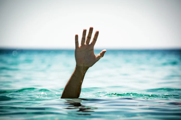 How-Do-You-Know-When-Someone-is-Drowning-scaled.webp