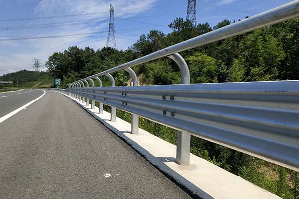 Road-Guardrails.jpg