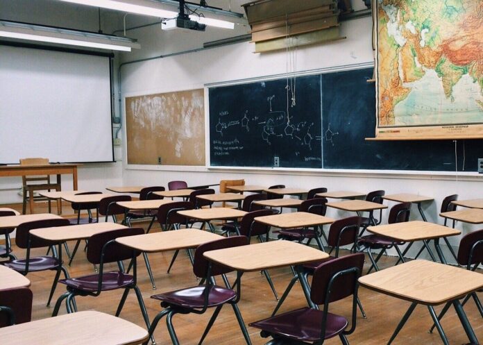classroom-2093744_1280.jpeg
