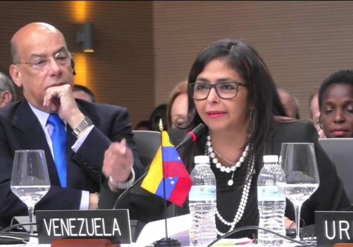 Sir-Ronald-and-Delcy-Rodriguez.jpeg